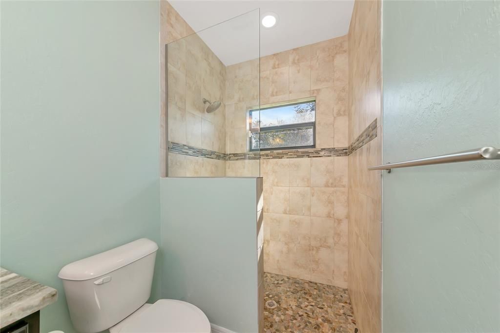 Activo con contrato: $665,000 (4 camas, 3 baños, 2799 Pies cuadrados)