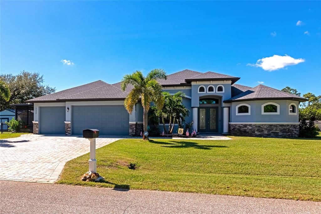 Activo con contrato: $665,000 (4 camas, 3 baños, 2799 Pies cuadrados)