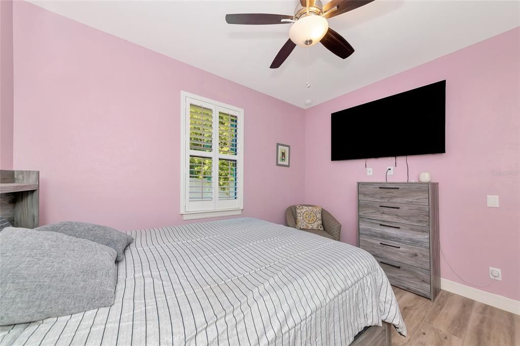 Activo con contrato: $665,000 (4 camas, 3 baños, 2799 Pies cuadrados)