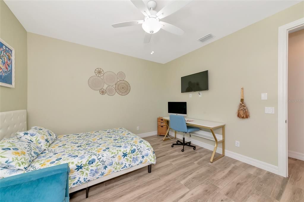 Activo con contrato: $665,000 (4 camas, 3 baños, 2799 Pies cuadrados)