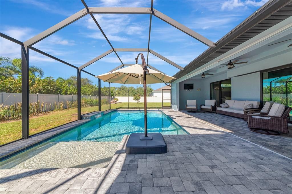 Activo con contrato: $665,000 (4 camas, 3 baños, 2799 Pies cuadrados)