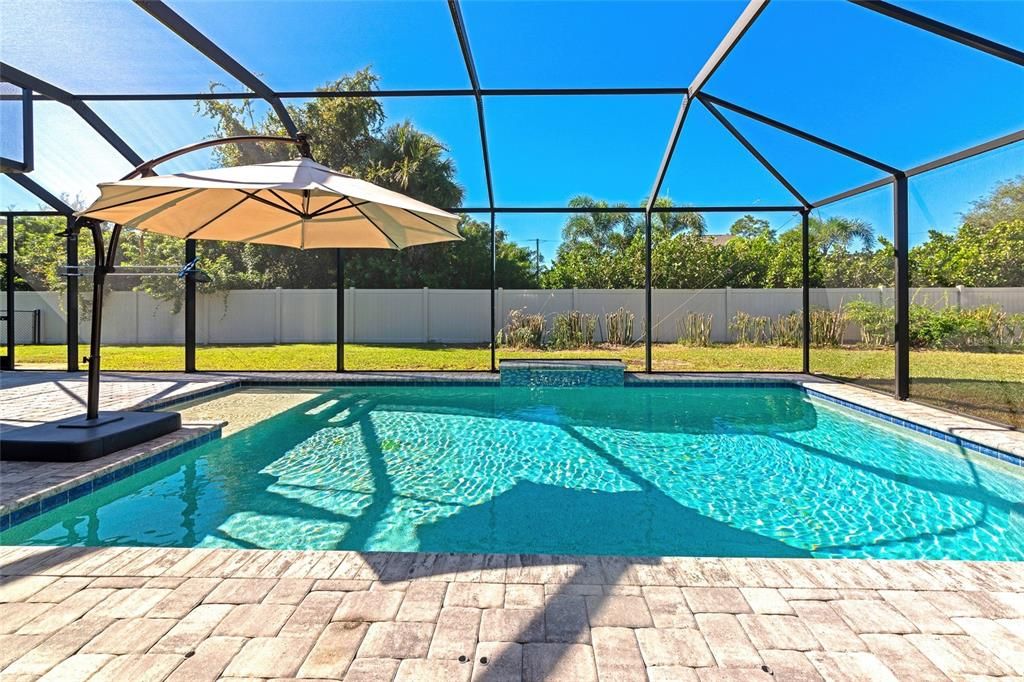 Activo con contrato: $665,000 (4 camas, 3 baños, 2799 Pies cuadrados)