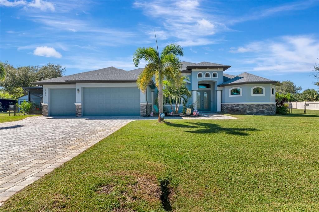 Activo con contrato: $665,000 (4 camas, 3 baños, 2799 Pies cuadrados)