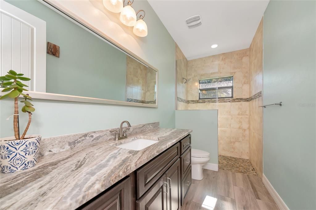 Activo con contrato: $665,000 (4 camas, 3 baños, 2799 Pies cuadrados)