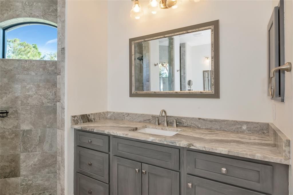 Activo con contrato: $665,000 (4 camas, 3 baños, 2799 Pies cuadrados)