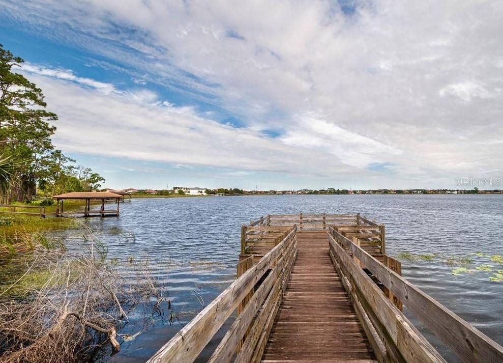 Activo con contrato: $2,450 (3 camas, 2 baños, 1883 Pies cuadrados)