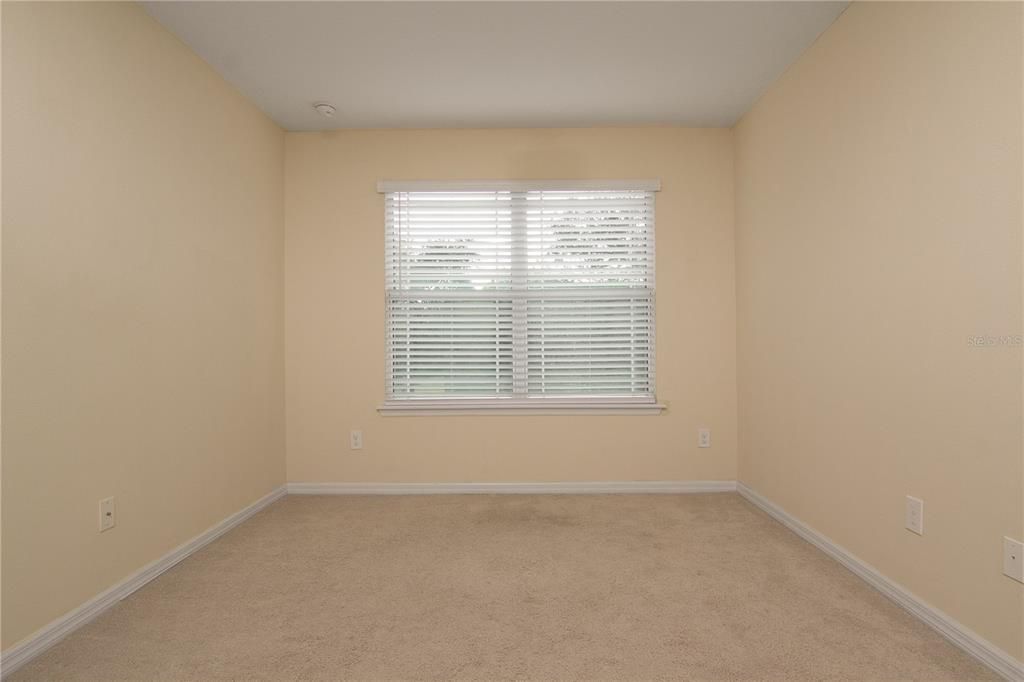 Activo con contrato: $2,450 (3 camas, 2 baños, 1883 Pies cuadrados)