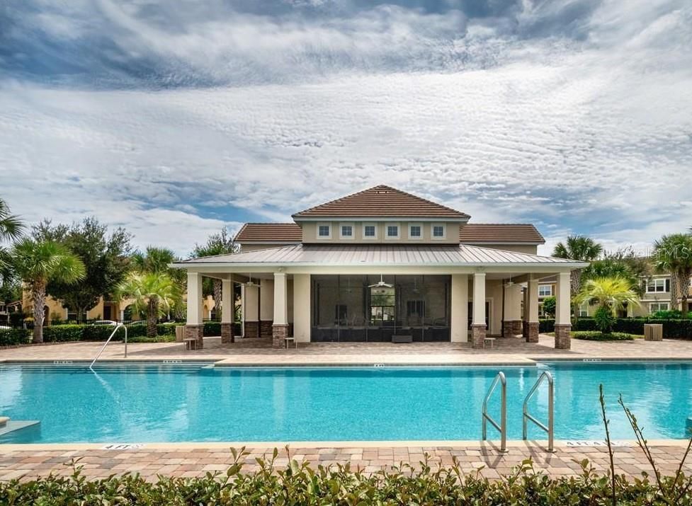 Activo con contrato: $2,450 (3 camas, 2 baños, 1883 Pies cuadrados)