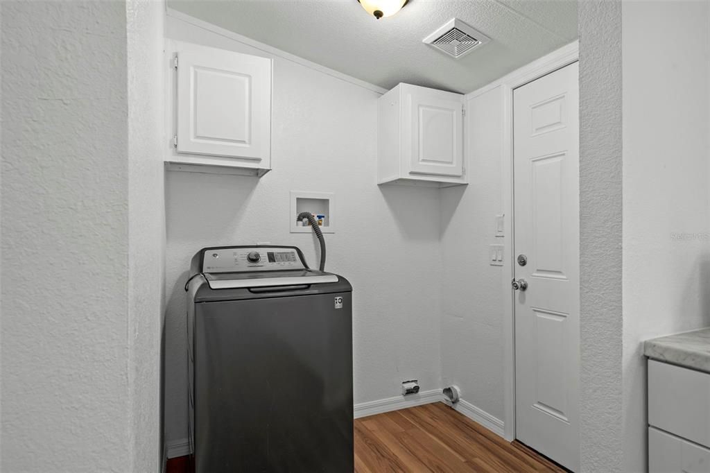 Activo con contrato: $229,000 (4 camas, 2 baños, 1344 Pies cuadrados)