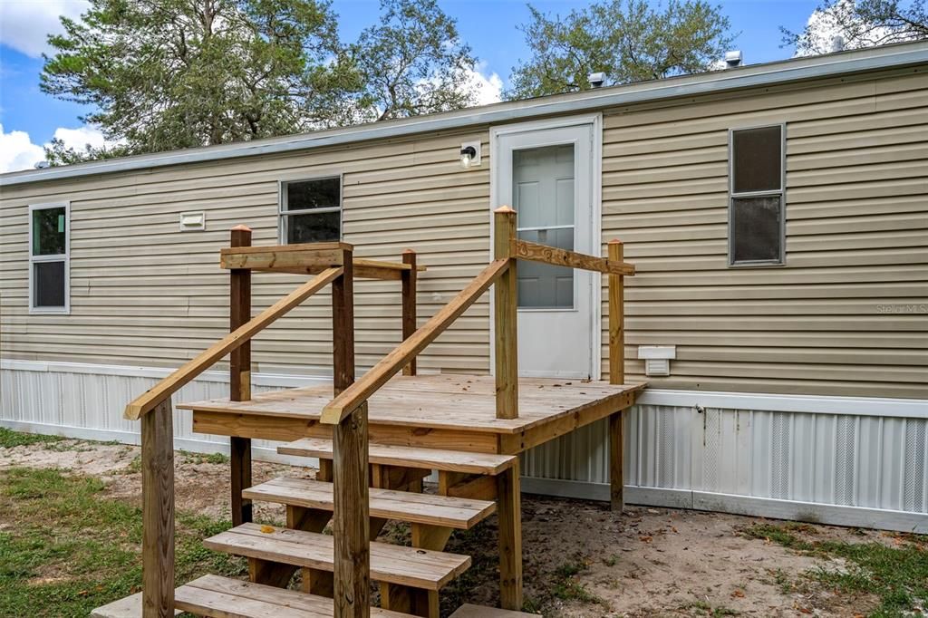 Activo con contrato: $229,000 (4 camas, 2 baños, 1344 Pies cuadrados)