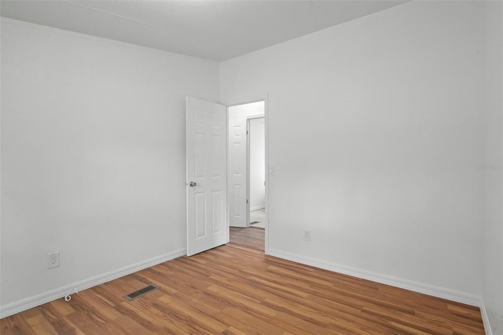 Activo con contrato: $229,000 (4 camas, 2 baños, 1344 Pies cuadrados)