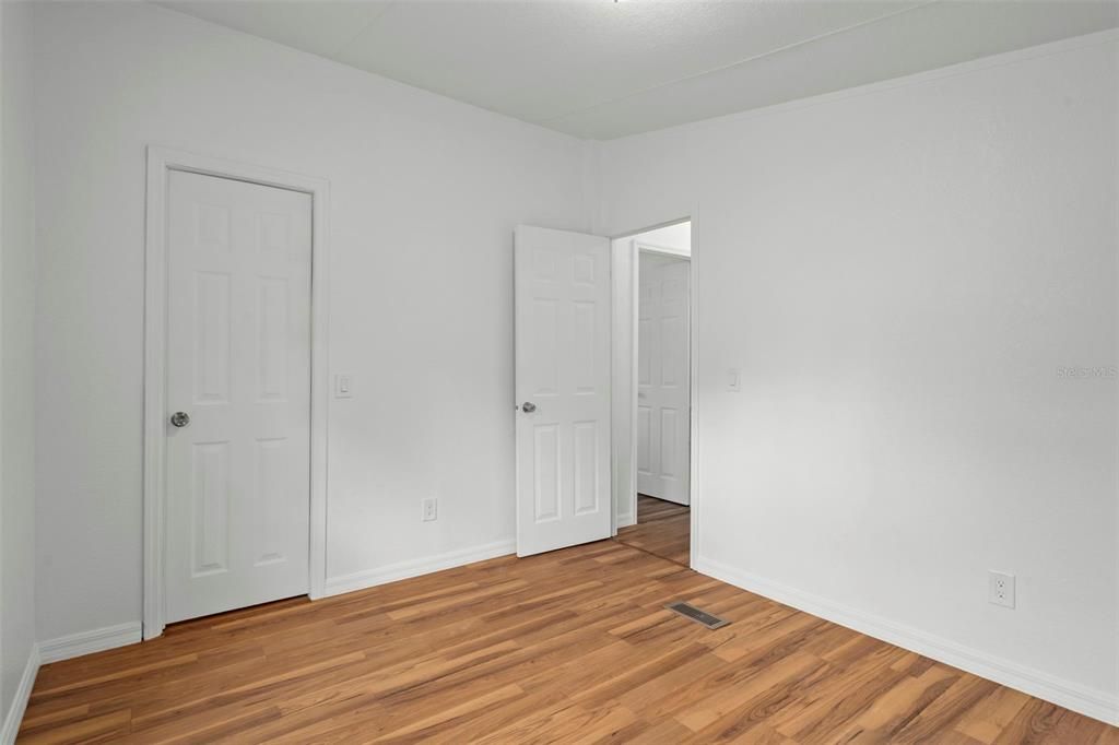 Activo con contrato: $229,000 (4 camas, 2 baños, 1344 Pies cuadrados)