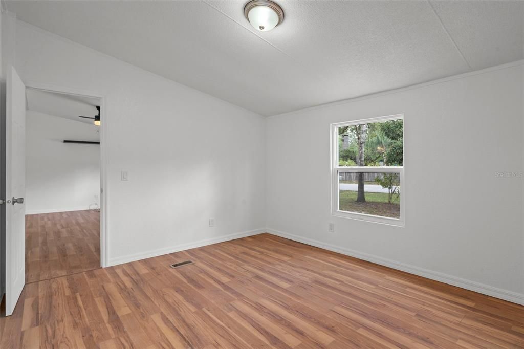 Activo con contrato: $229,000 (4 camas, 2 baños, 1344 Pies cuadrados)