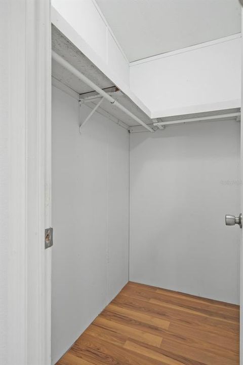 Activo con contrato: $229,000 (4 camas, 2 baños, 1344 Pies cuadrados)