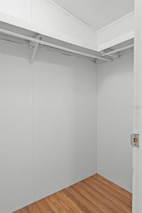 Activo con contrato: $229,000 (4 camas, 2 baños, 1344 Pies cuadrados)