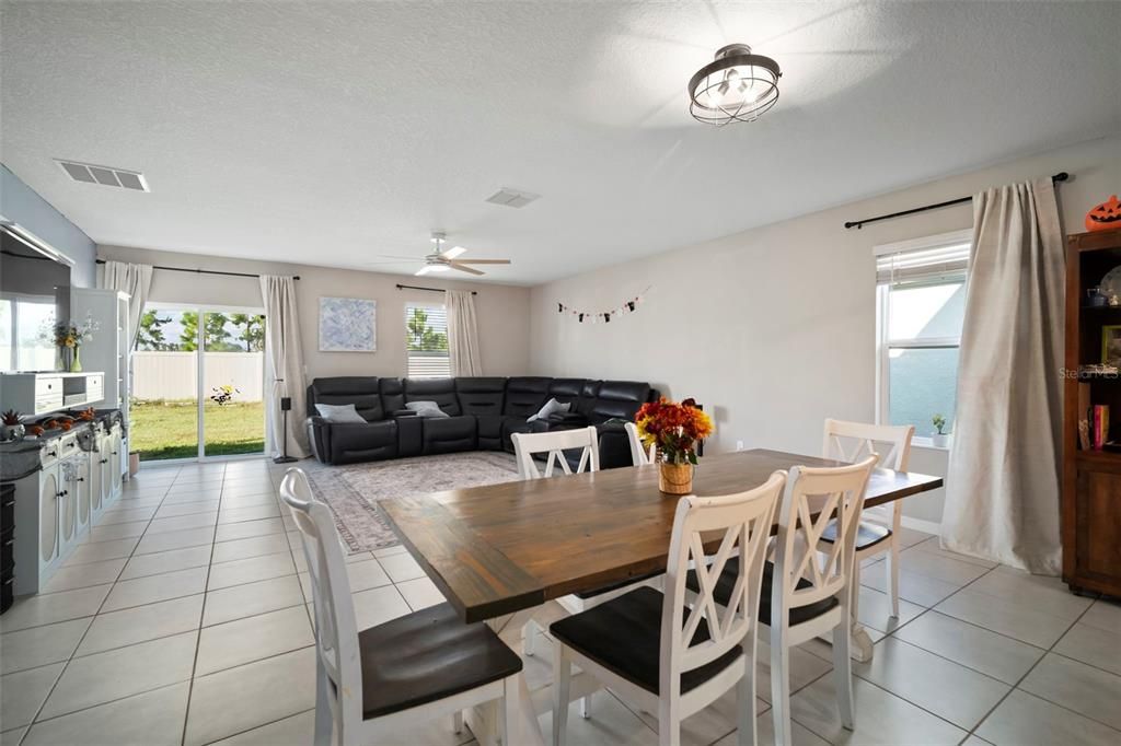 出租: $2,800 (5 贝兹, 2 浴室, 2949 平方英尺)