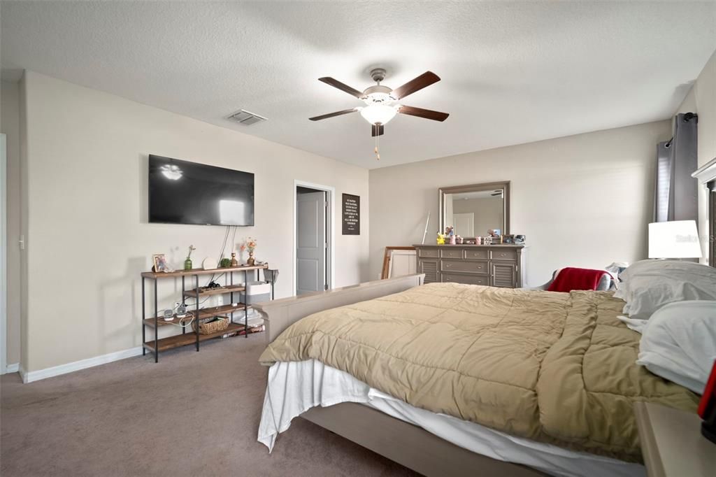 出租: $2,800 (5 贝兹, 2 浴室, 2949 平方英尺)