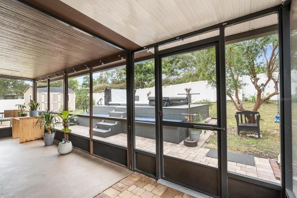 For Sale: $394,999 (3 beds, 2 baths, 1638 Square Feet)