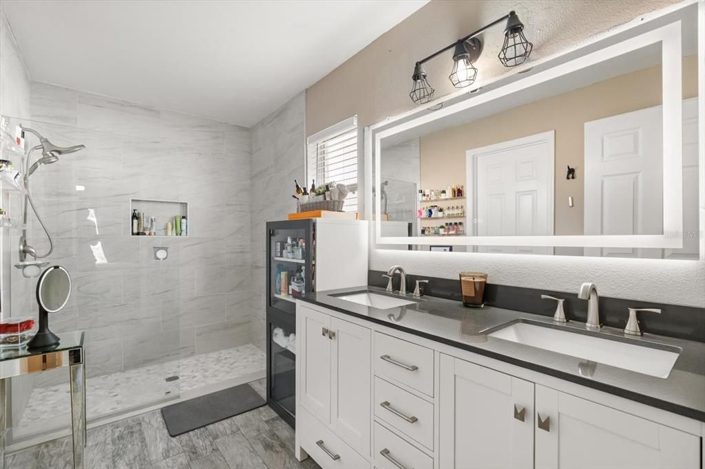 For Sale: $394,999 (3 beds, 2 baths, 1638 Square Feet)