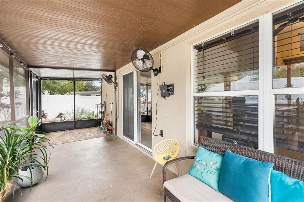 For Sale: $394,999 (3 beds, 2 baths, 1638 Square Feet)