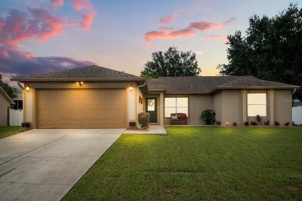 For Sale: $394,999 (3 beds, 2 baths, 1638 Square Feet)