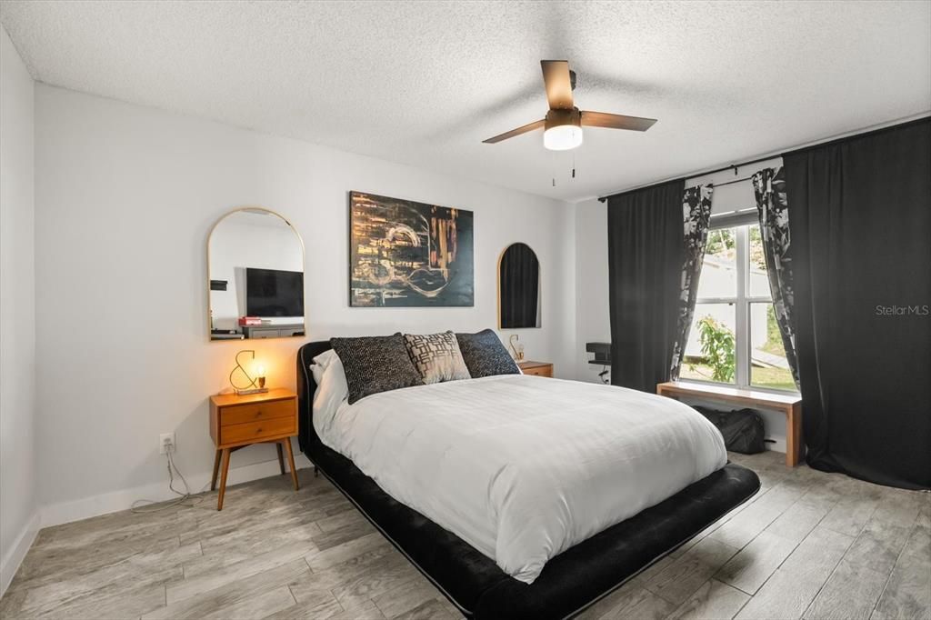 For Sale: $394,999 (3 beds, 2 baths, 1638 Square Feet)