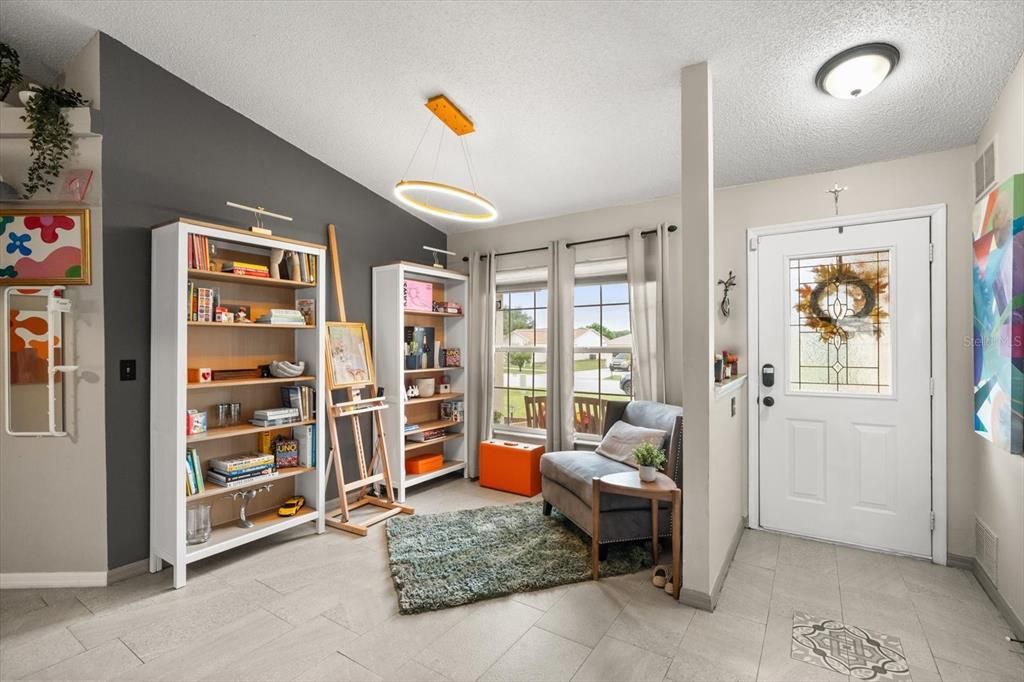 For Sale: $394,999 (3 beds, 2 baths, 1638 Square Feet)