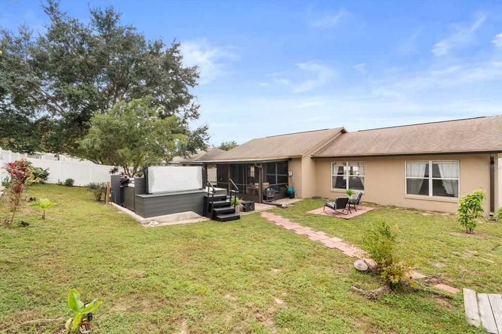 For Sale: $394,999 (3 beds, 2 baths, 1638 Square Feet)