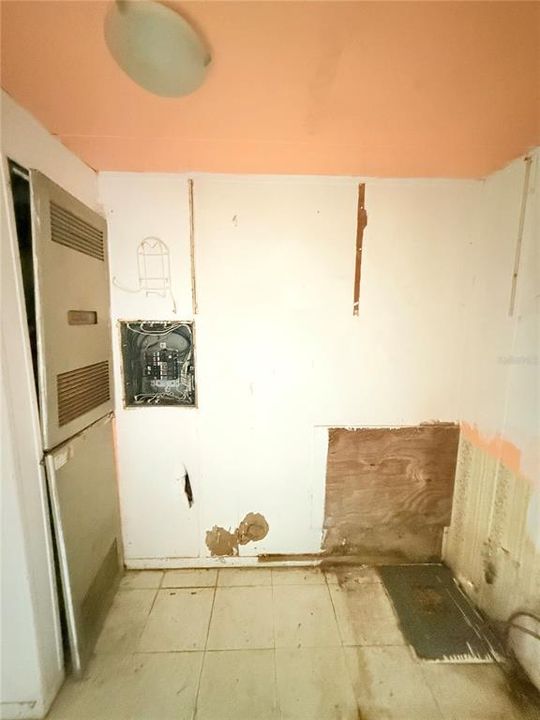 For Sale: $189,000 (3 beds, 2 baths, 1104 Square Feet)