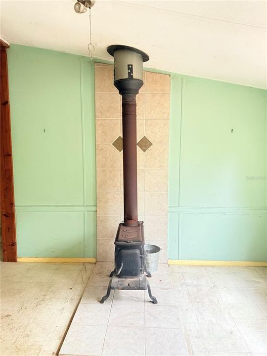 For Sale: $189,000 (3 beds, 2 baths, 1104 Square Feet)