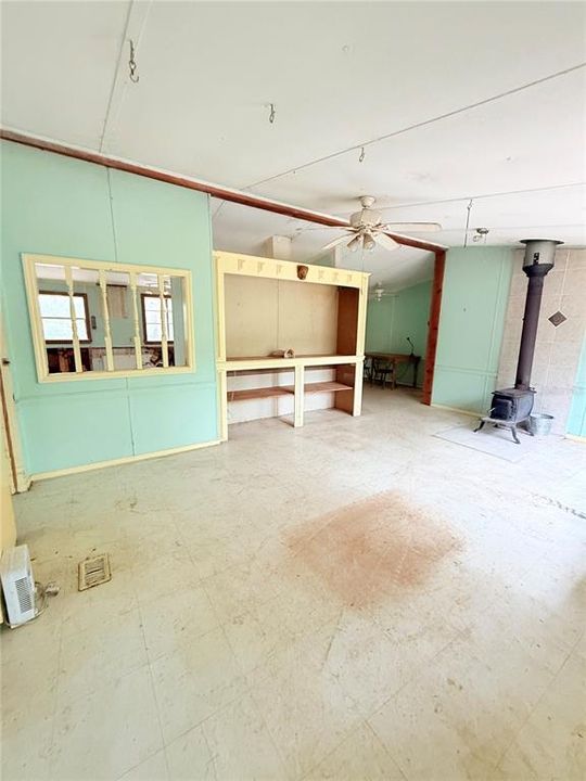 For Sale: $189,000 (3 beds, 2 baths, 1104 Square Feet)