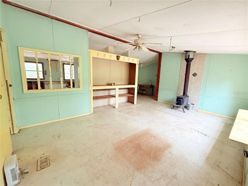 For Sale: $189,000 (3 beds, 2 baths, 1104 Square Feet)