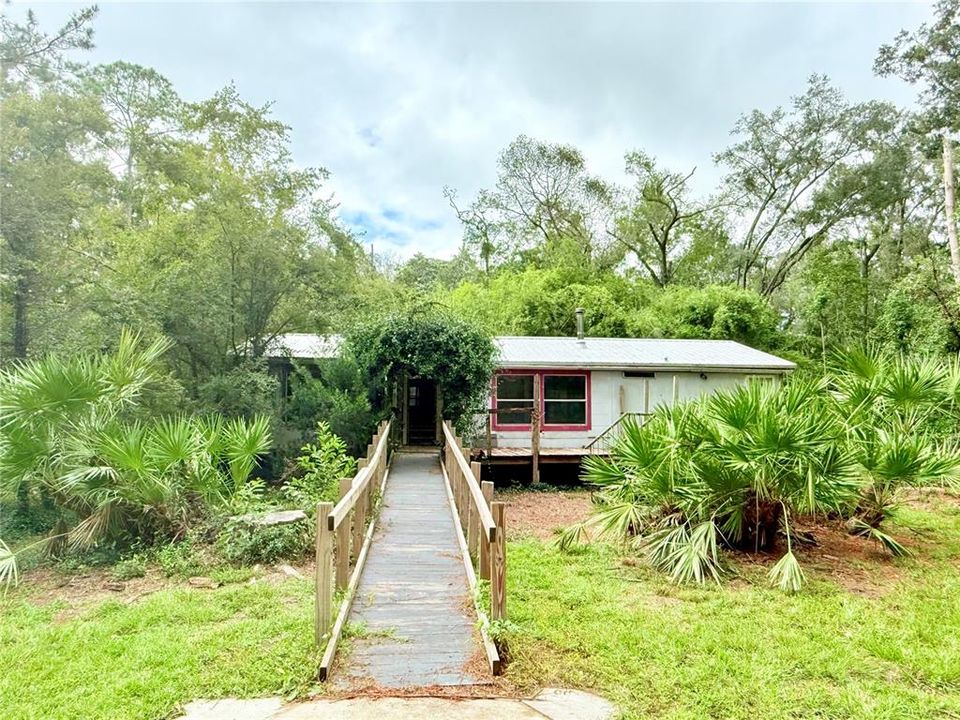 For Sale: $189,000 (3 beds, 2 baths, 1104 Square Feet)