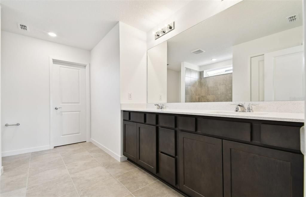 For Sale: $384,940 (5 beds, 3 baths, 2615 Square Feet)