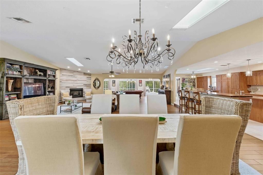 待售: $799,000 (4 贝兹, 4 浴室, 3863 平方英尺)