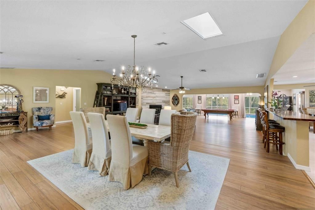 待售: $799,000 (4 贝兹, 4 浴室, 3863 平方英尺)