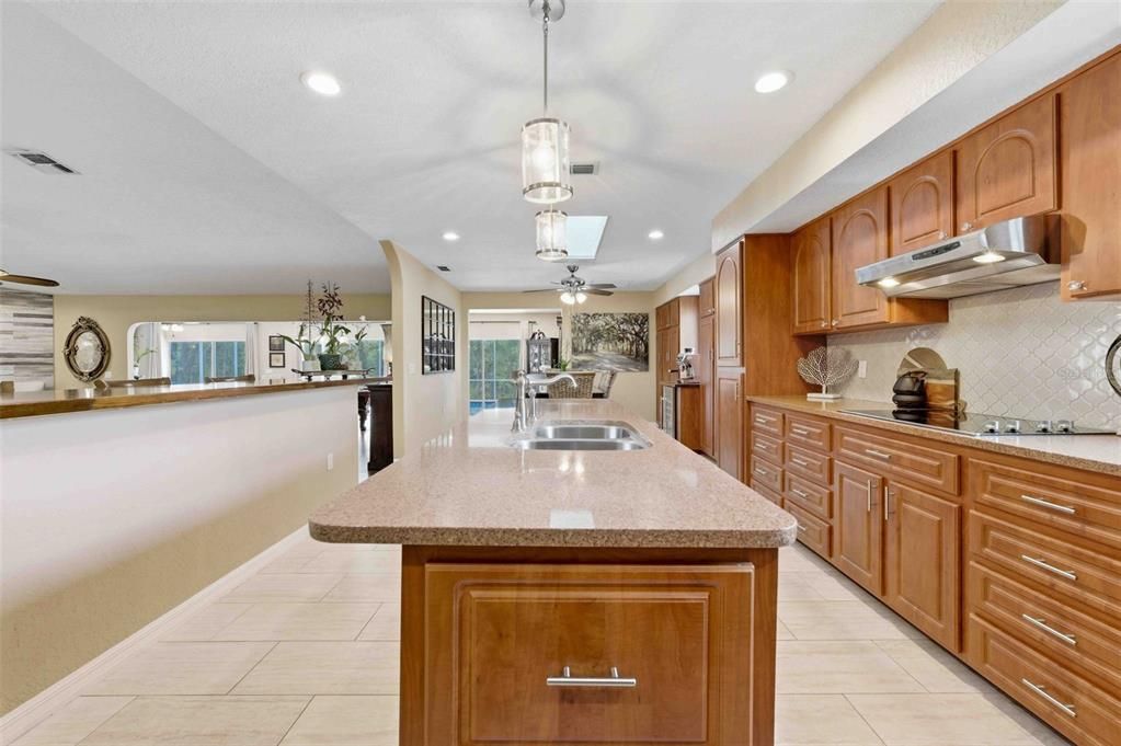 待售: $799,000 (4 贝兹, 4 浴室, 3863 平方英尺)