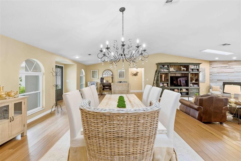 待售: $799,000 (4 贝兹, 4 浴室, 3863 平方英尺)