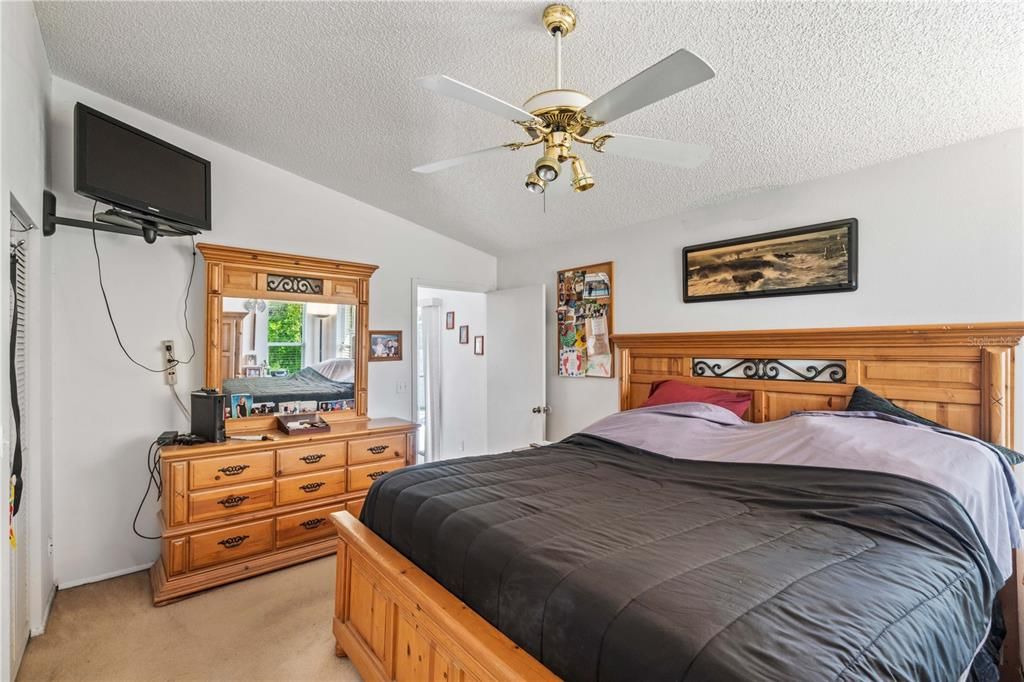 For Sale: $448,900 (3 beds, 2 baths, 1425 Square Feet)