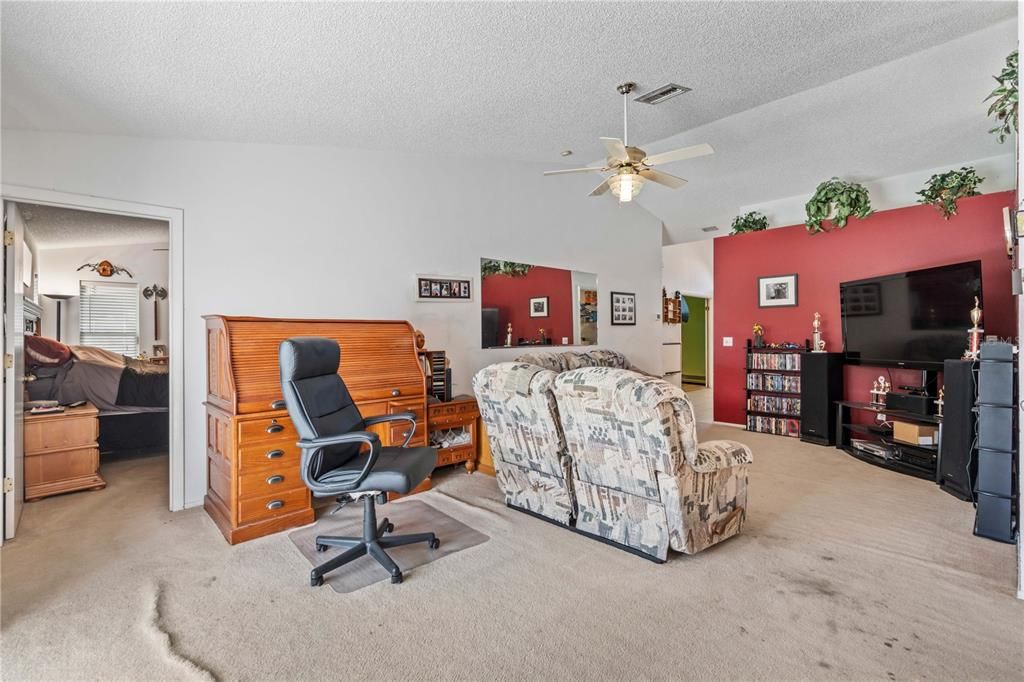 For Sale: $448,900 (3 beds, 2 baths, 1425 Square Feet)