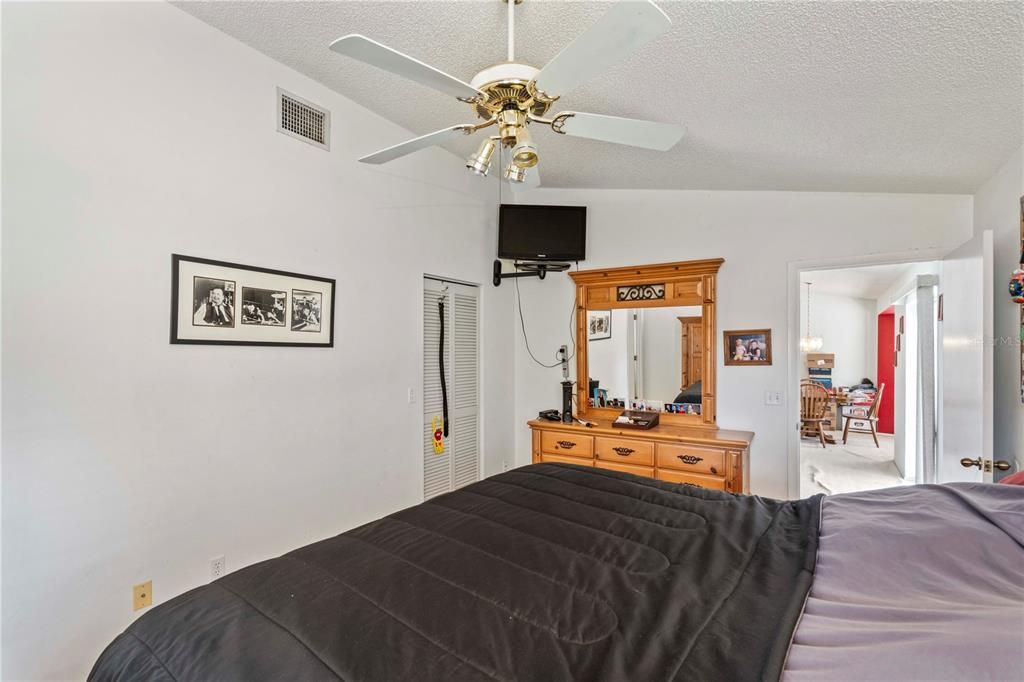 For Sale: $448,900 (3 beds, 2 baths, 1425 Square Feet)