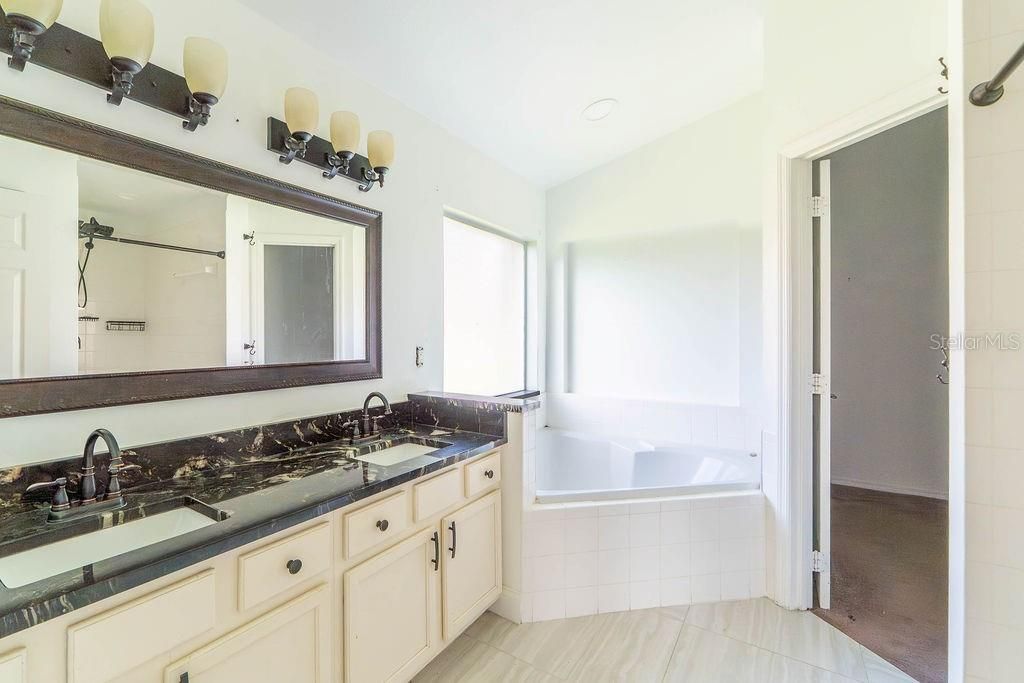 Active With Contract: $360,000 (4 beds, 3 baths, 1905 Square Feet)