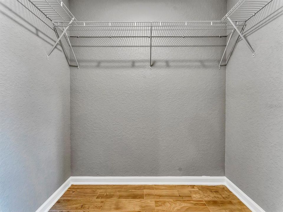 For Sale: $299,000 (3 beds, 2 baths, 1375 Square Feet)