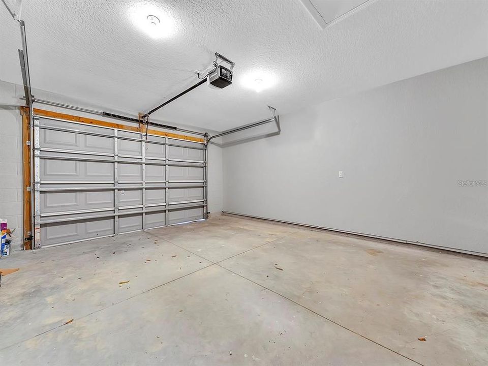 For Sale: $299,000 (3 beds, 2 baths, 1375 Square Feet)