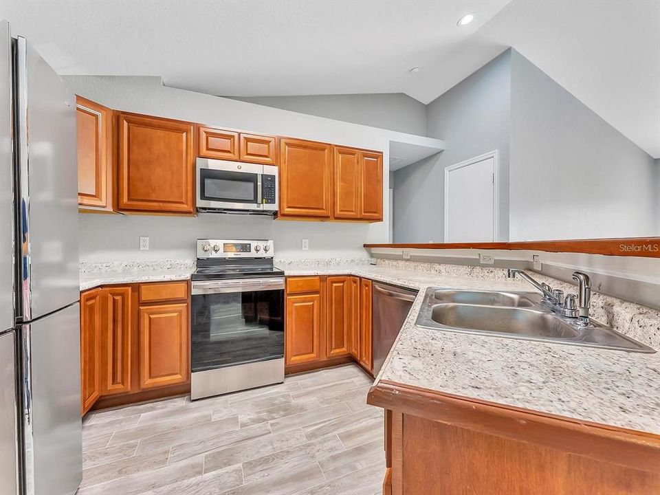 For Sale: $299,000 (3 beds, 2 baths, 1375 Square Feet)