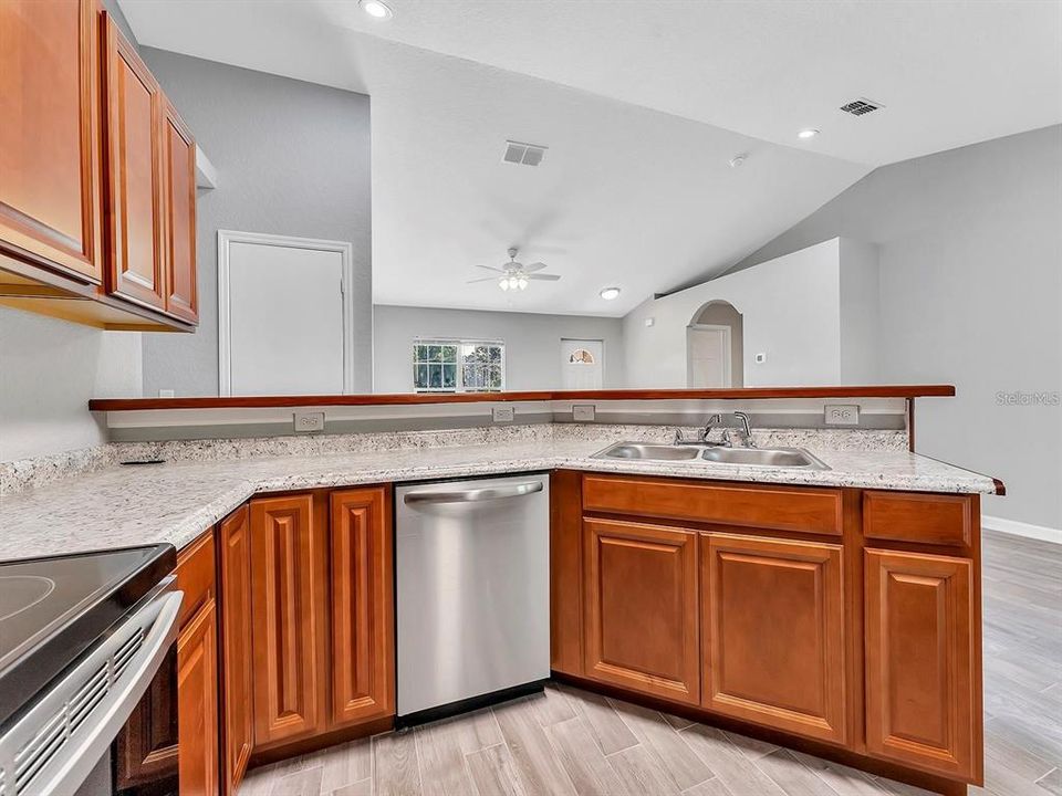 For Sale: $299,000 (3 beds, 2 baths, 1375 Square Feet)