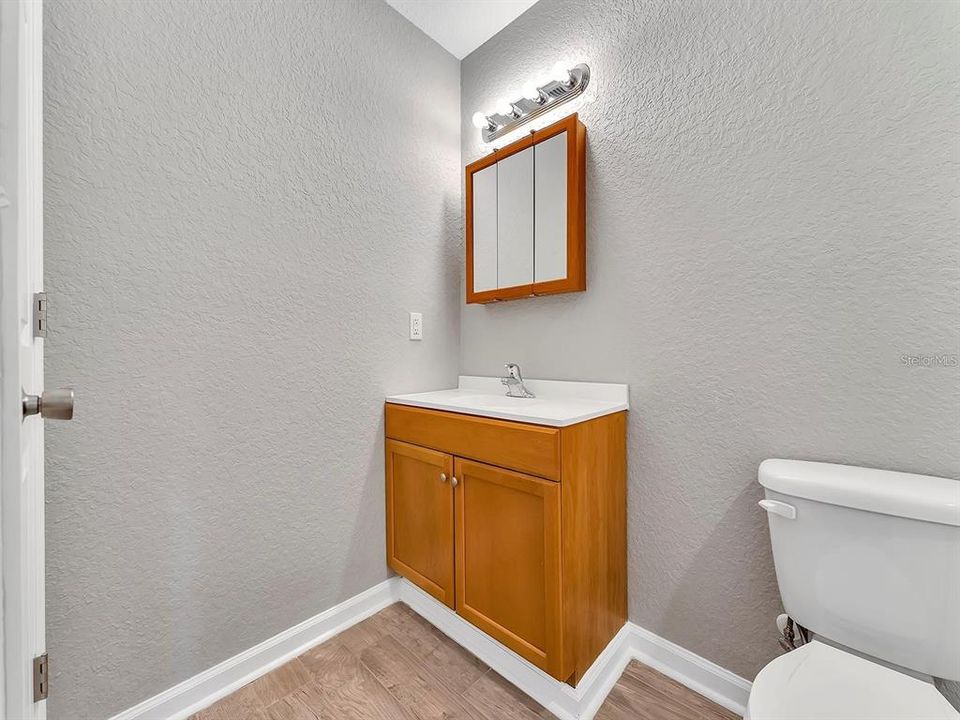 For Sale: $299,000 (3 beds, 2 baths, 1375 Square Feet)