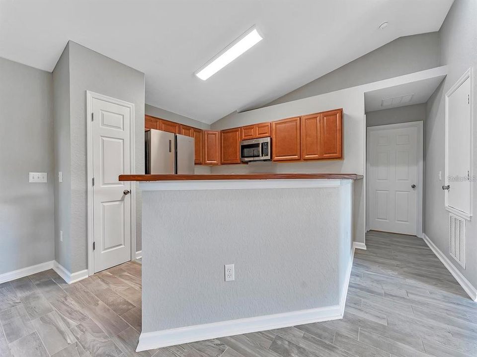 For Sale: $299,000 (3 beds, 2 baths, 1375 Square Feet)