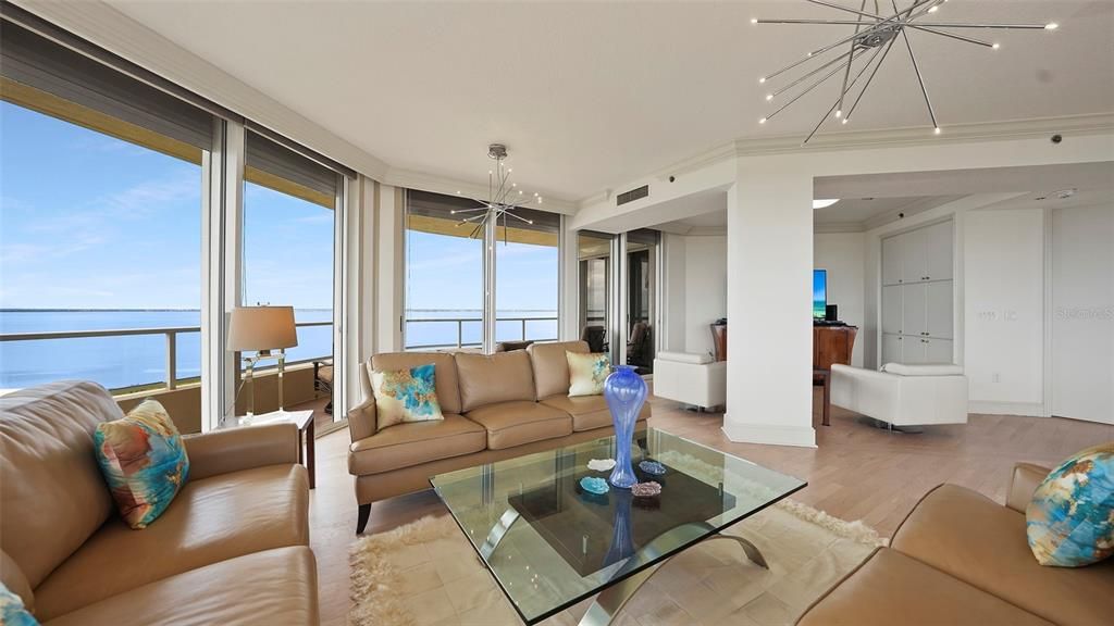 En Venta: $1,795,000 (2 camas, 3 baños, 2143 Pies cuadrados)