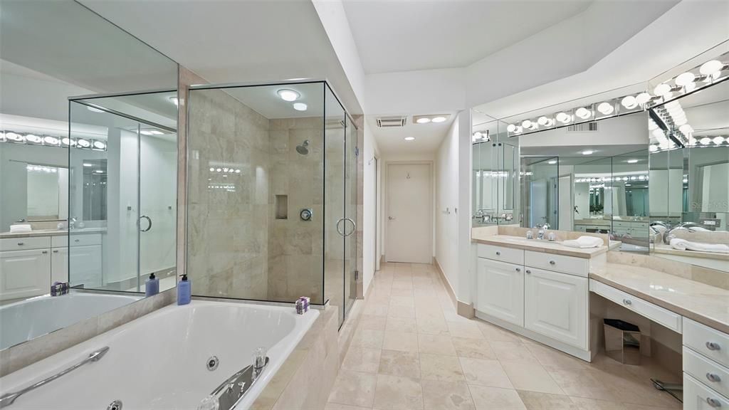 En Venta: $1,795,000 (2 camas, 3 baños, 2143 Pies cuadrados)